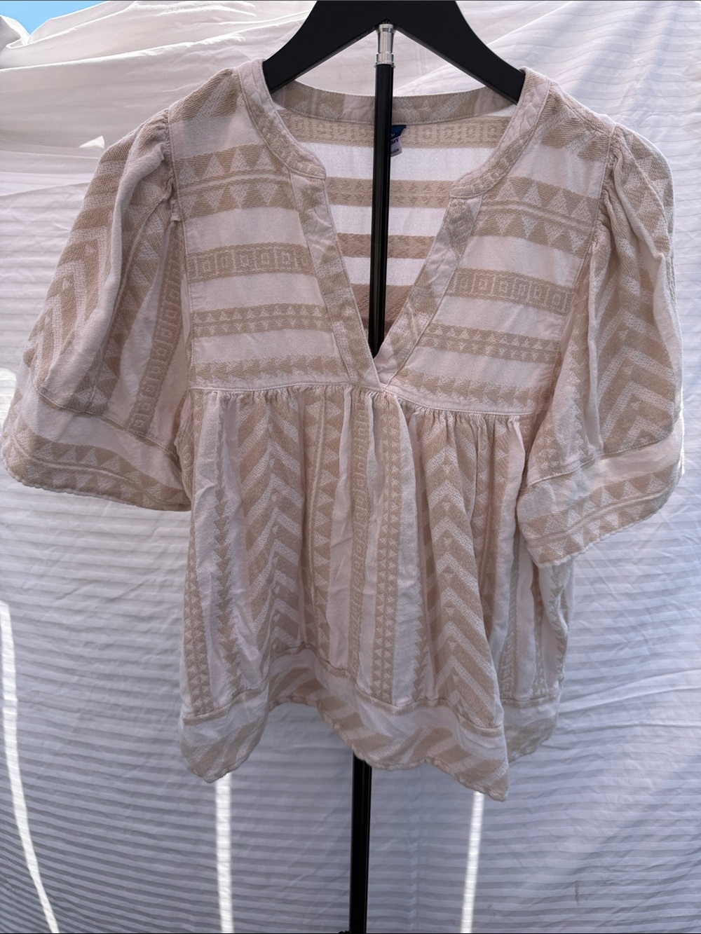 Women’s Beige Patterned V-Neck Short Sleeve Top